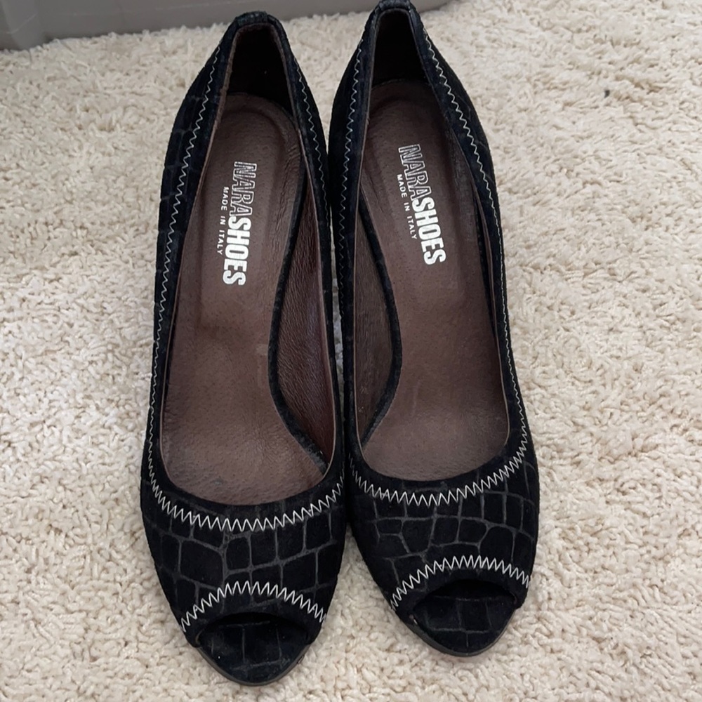Black Nara Shoes heels size 6.5/37.5 Made in Italy